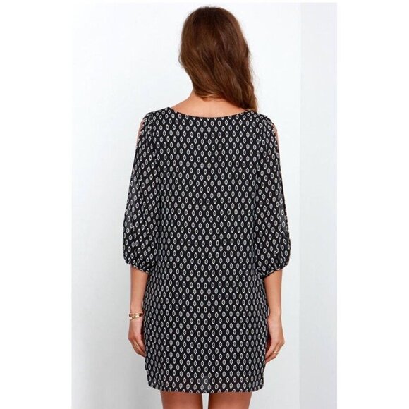Lulus Shifting Dears Cold Shoulder Shift Black & White Print Dress Small, Lined - Picture 8 of 12